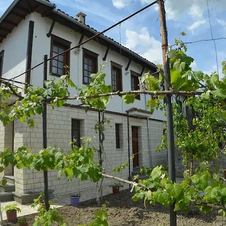 Pjetri House 4* Berat