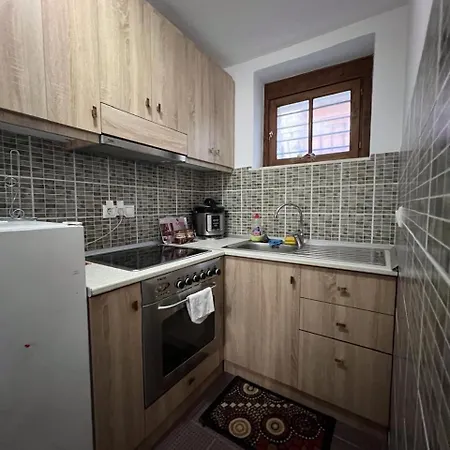 게스트하우스 Pjetri House 4*
