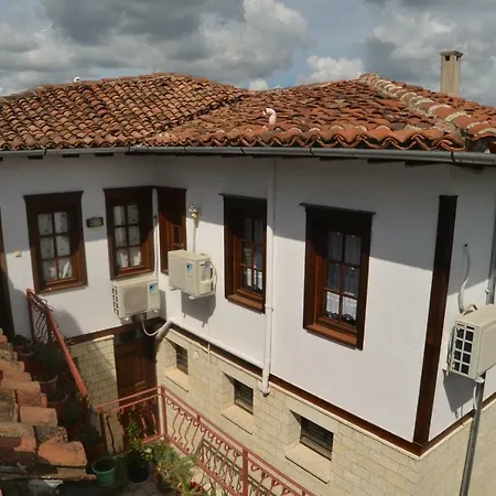 Vendégház Pjetri House 4*