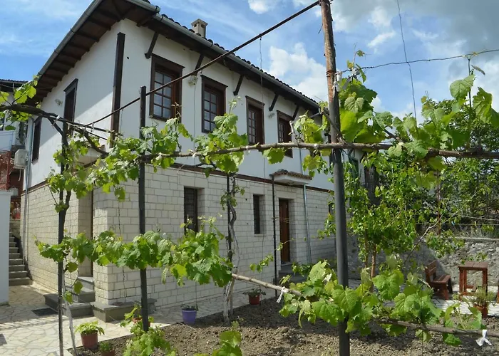 Pjetri House 4* 培拉特